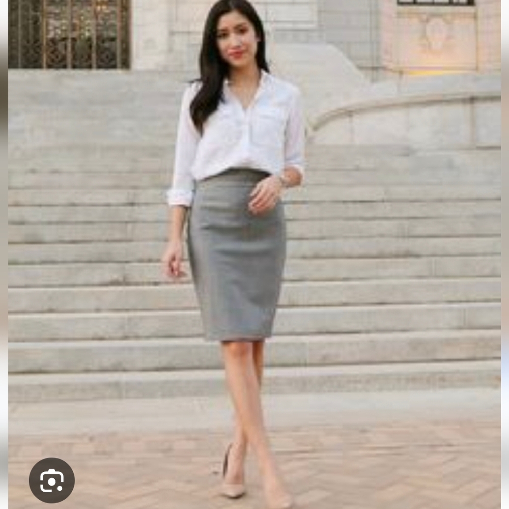 Marisa Minicucci 100% Vitgin Wool Gray Pencil Skirt Size 8